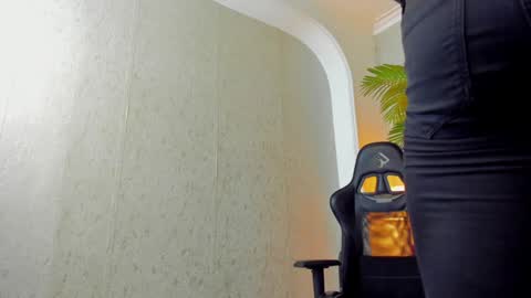 dennis_cox_ online show from January 2025 09:57:01 AM