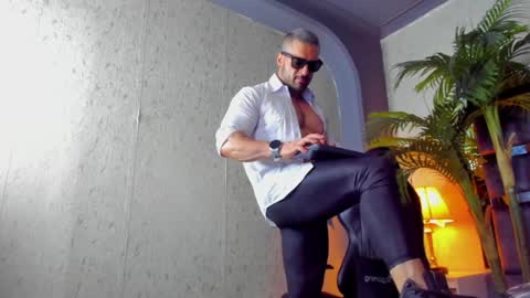 dennis_cox_ online show from January 2025 03:35:02 PM