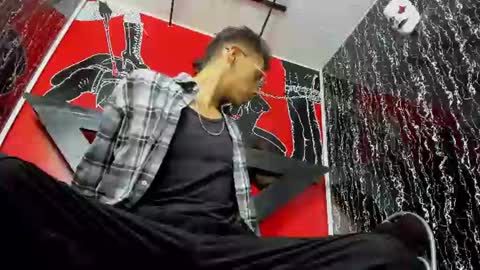Snapshot of dereck_monroe chatting on June 2026 09:30:01 PM Dereck online show from June 2026 09:30:01 PM