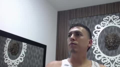 Snapshot of dereck_smithh chatting on June 2026 03:37:01 AM Dereck online show from June 2026 03:37:01 AM