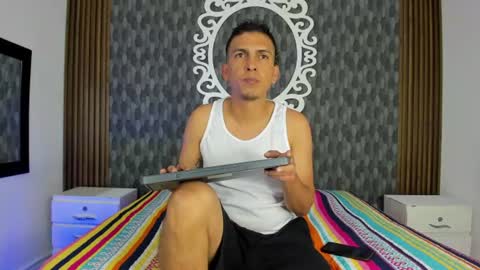 Snapshot of dereck_smithh chatting on June 2026 03:20:02 AM Dereck online show from June 2026 03:20:02 AM