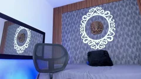 Snapshot of dereck_smithh chatting on June 2026 02:47:02 AM Dereck online show from June 2026 02:47:02 AM