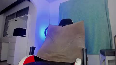 dereckhardd online show from February 2026 10:20:02 AM