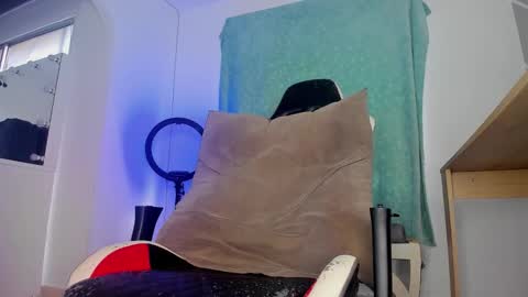 dereckhardd online show from February 2026 10:06:01 PM