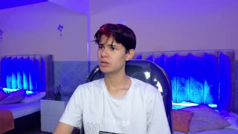 derek_sinn online show from June 2026 08:15:02 PM