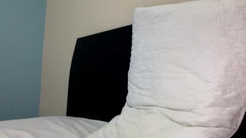 Snapshot of derek_smiith chatting on December 2025 10:14:01 PM Derek smiith online show from December 2025 10:14:01 PM