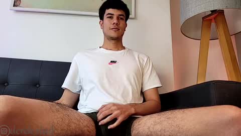 Snapshot of derek_stud_ chatting on January 2025 05:37:01 PM Derek independent model online show from January 2025 05:37:01 PM