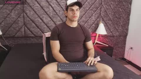 Snapshot of derek_voss chatting on June 2026 01:50:02 PM derek_voss online show from June 2026 01:50:02 PM