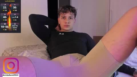 Snapshot of derekolsen_ chatting on December 2025 01:32:02 AM Derek IG Derekolsen2024 online show from December 2025 01:32:02 AM