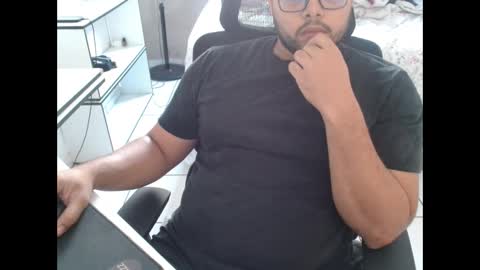Snapshot of derick_0013 chatting on May 2026 11:37:02 AM derick_0013 online show from May 2026 11:37:02 AM