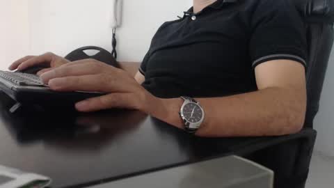 Snapshot of derrik_ chatting on December 2024 05:41:02 PM online show from December 2024 05:41:02 PM