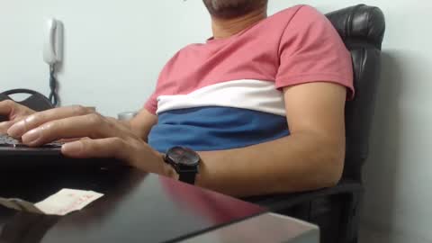 Snapshot of derrik_ chatting on December 2024 10:12:02 AM online show from December 2024 10:12:02 AM