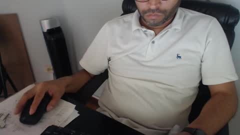 Snapshot of derrik_ chatting on January 2025 06:10:02 PM online show from January 2025 06:10:02 PM