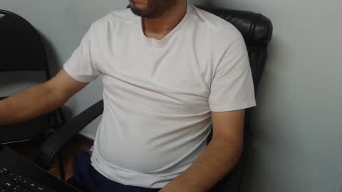 Snapshot of derrik_ chatting on March 2025 11:18:01 AM online show from March 2025 11:18:01 AM