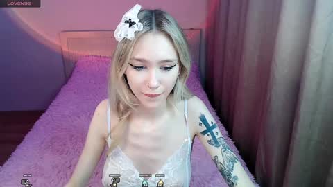 Ari online show from February 2025 07:18:02 PM