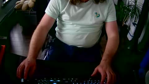 desdisdes online show from May 2026 08:49:02 PM