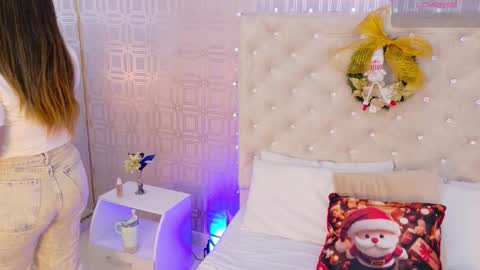 Sara Desire online show from November 2025 12:18:01 PM