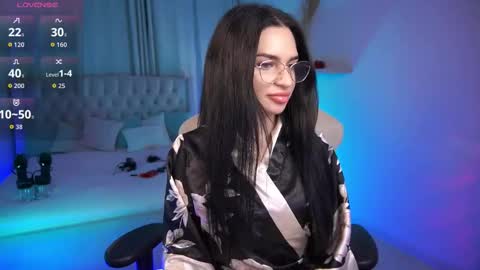 Kira online show from September 2025 01:13:02 PM