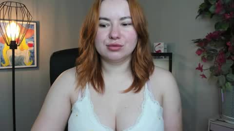 Snapshot of desirelayla chatting on April 2026 06:24:01 AM LAYLA online show from April 2026 06:24:01 AM