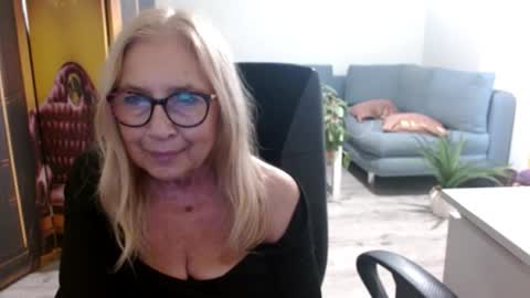 S O F I A online show from October 2025 01:56:01 PM