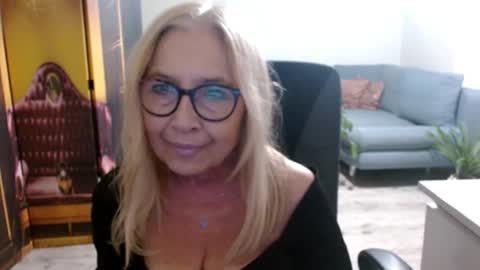 S O F I A online show from October 2025 02:45:02 PM