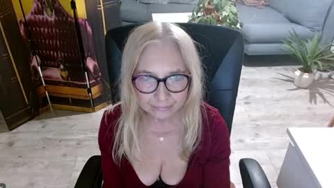 Snapshot of desiresofia chatting on February 2026 03:11:01 PM S O F I A online show from February 2026 03:11:01 PM