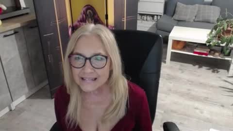 Snapshot of desiresofia chatting on February 2026 03:07:01 PM S O F I A online show from February 2026 03:07:01 PM