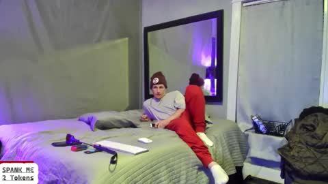 Snapshot of desiriabledesiri chatting on December 2024 07:33:02 AM Ryley Rydes online show from December 2024 07:33:02 AM