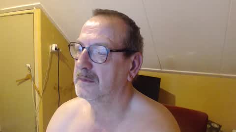 destelp online show from October 2025 09:46:01 PM