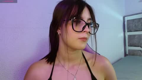 Snapshot of destinya_ chatting on May 2026 05:07:01 PM destinya_ online show from May 2026 05:07:01 PM