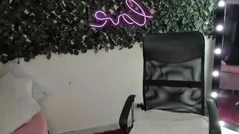 Destiny online show from November 2025 12:06:01 PM