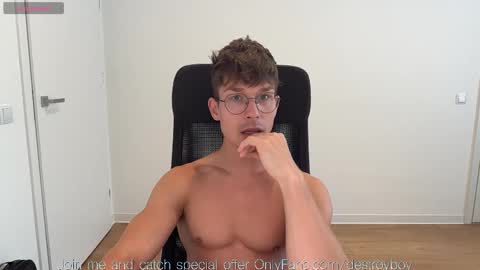 Snapshot of destroy_boy chatting on October 2025 08:23:02 AM INSTAGRAM justmichaelross online show from October 2025 08:23:02 AM