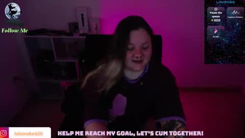 Snapshot of destroyall420 chatting on February 2025 06:57:01 AM Lola Bdsm and fries online show from February 2025 06:57:01 AM