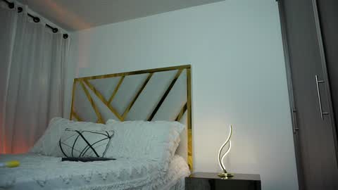 Devin Hunter online show from February 2025 11:48:01 PM