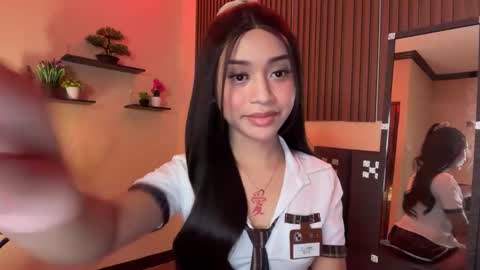 Snapshot of devine_goddessx chatting on September 2025 10:20:01 AM Devine Greyson online show from September 2025 10:20:01 AM