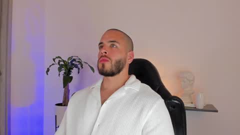 Devon Collins Independent model online show from December 2024 12:22:02 AM