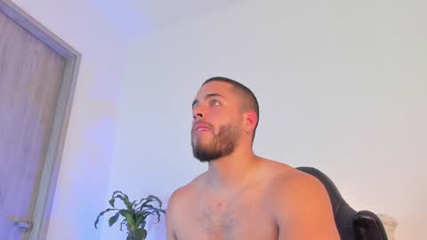 Devon Collins Independent model online show from February 2025 12:04:01 AM