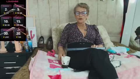 Devora online show from November 2025 02:33:01 AM