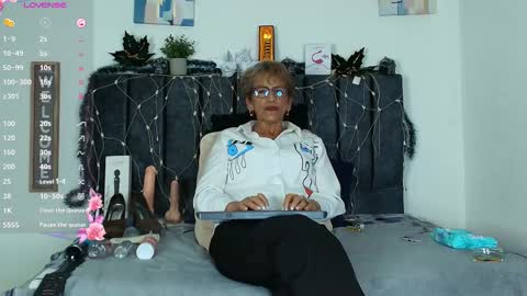 Devora online show from December 2025 07:21:02 PM