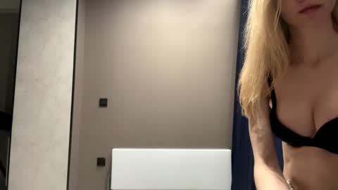dewdropdoll online show from April 2026 01:41:02 PM