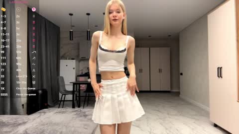 Snapshot of dewdropdoll chatting on June 2026 04:18:01 PM dewdropdoll online show from June 2026 04:18:01 PM