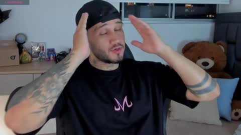 JULIAN online show from May 2026 01:47:02 AM
