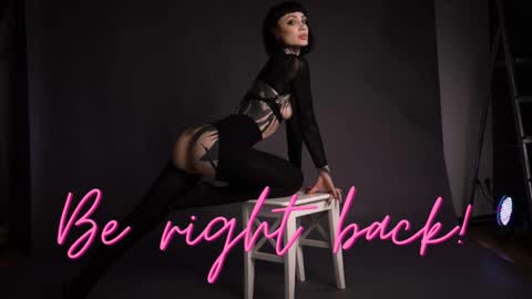 dgtlgrl online show from November 2025 12:04:01 PM