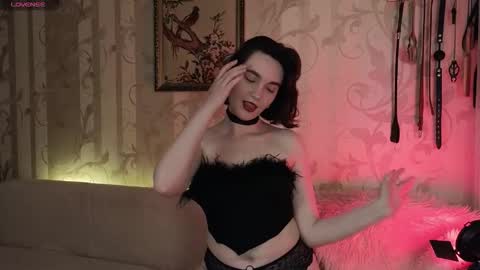 Diana Di Honey online show from October 2025 01:03:02 PM