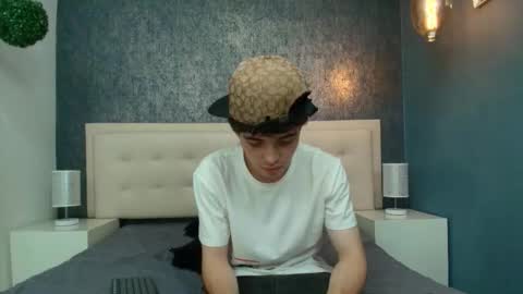 Snapshot of dia_fax18 chatting on September 2025 12:05:01 PM   online show from September 2025 12:05:01 PM