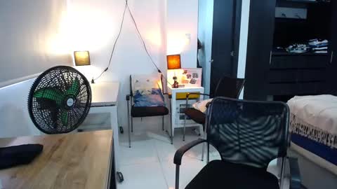 Snapshot of diabla_sexyboobs chatting on March 2026 09:27:02 PM D I A B L A online show from March 2026 09:27:02 PM