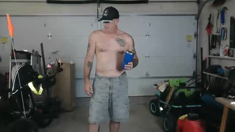 Snapshot of diabolic_yeti76 chatting on April 2026 08:39:01 PM Yeti online show from April 2026 08:39:01 PM