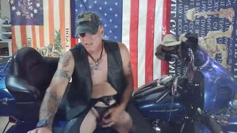 Snapshot of diabolic_yeti76 chatting on April 2026 08:50:02 PM Yeti online show from April 2026 08:50:02 PM