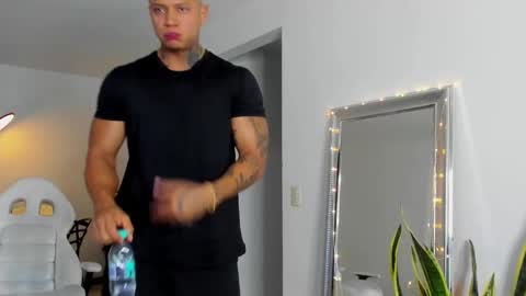 Diego online show from December 2024 05:11:02 AM