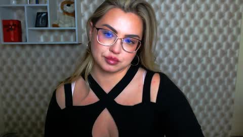 Snapshot of diamantkriss_ chatting on May 2026 06:51:02 AM Kriss online show from May 2026 06:51:02 AM